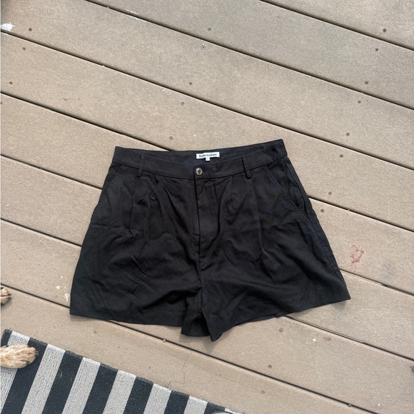 Reformation Pants - Reformation Black Casual Shorts